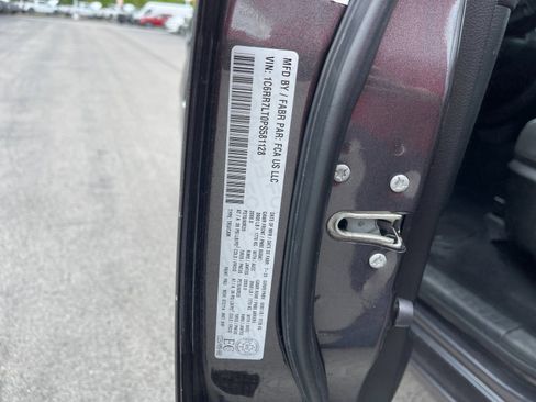 Used 2023 RAM 1500 Classic SLT AWD/4WD image 30