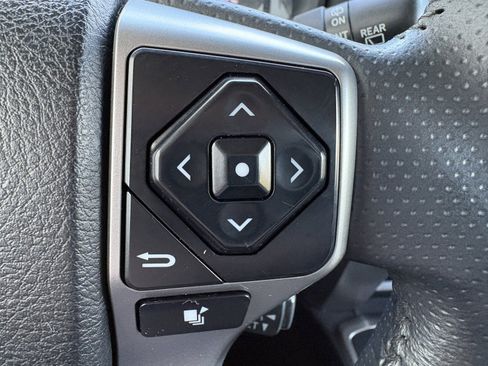 Used 2022 Toyota 4Runner SR5 Premium AWD/4WD image 18