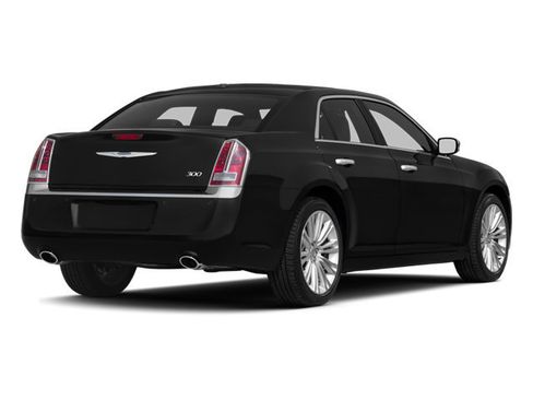Used 2013 Chrysler 300 w/ Driver Convenience Group RWD image 5