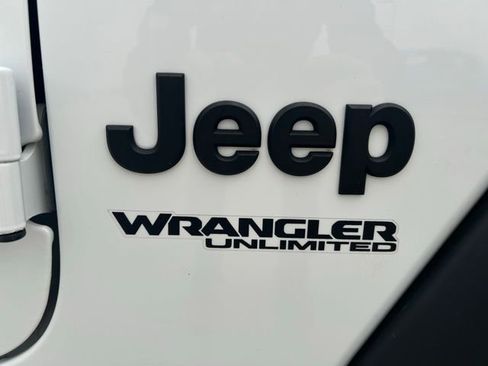 Used 2022 Jeep Wrangler Unlimited Sport AWD/4WD image 35