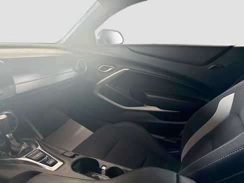 Used 2017 Chevrolet Camaro LT RWD image 21