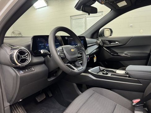 New 2026 Chevrolet Equinox LT image 13