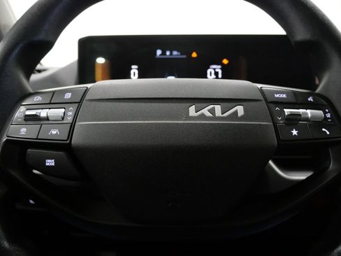 Used 2025 Kia K4 FWD image 16