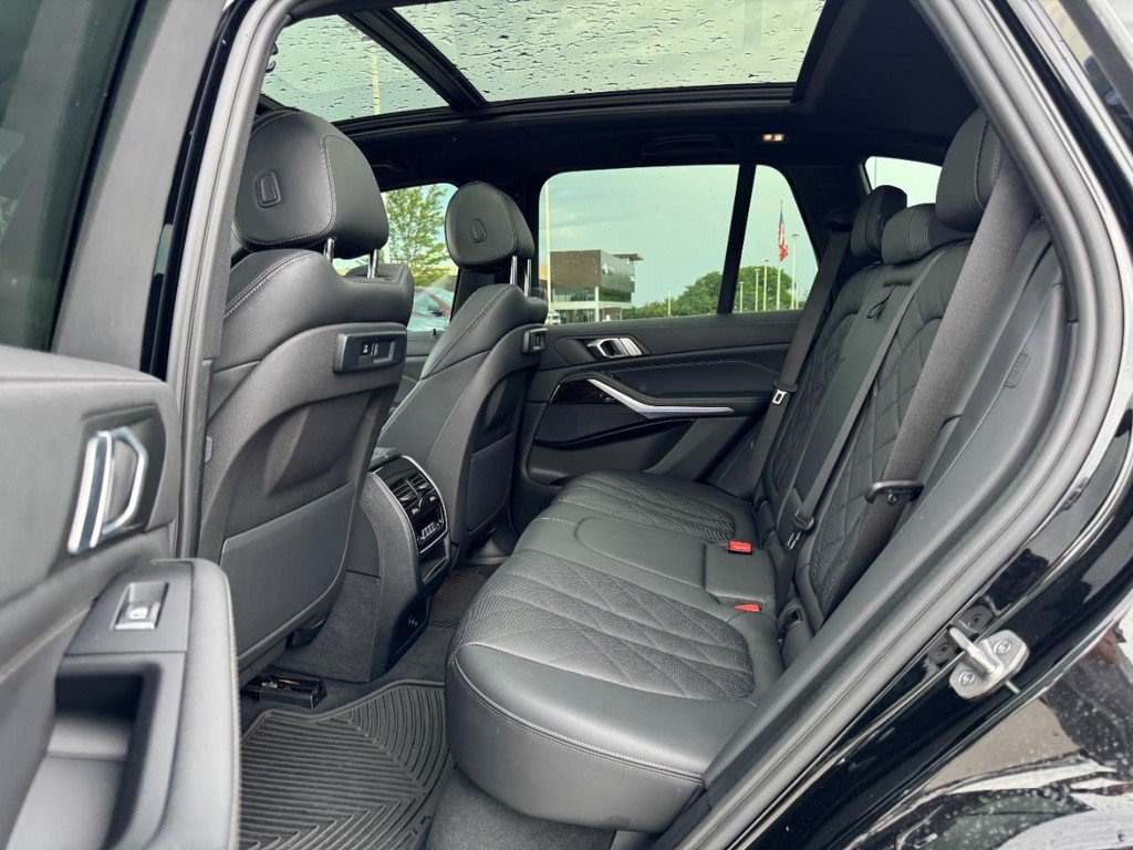 Used 2023 BMW X5 xDrive40i AWD/4WD image 10