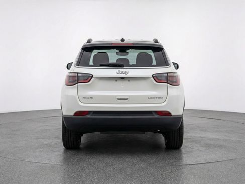 Used 2025 Jeep Compass Trailhawk AWD/4WD image 7