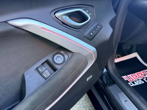 Used 2019 Chevrolet Camaro ZL1 RWD image 17