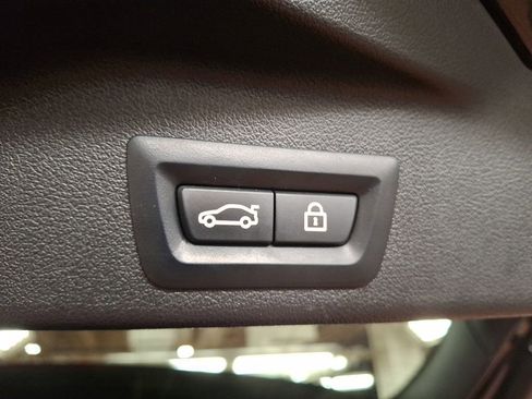 Certified 2022 BMW X5 xDrive40i w/ M Sport Package image 28