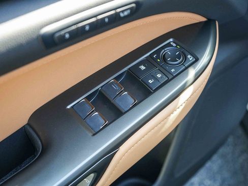 Used 2025 Lexus NX 250 FWD w/ Accessory Package (Z1) image 20