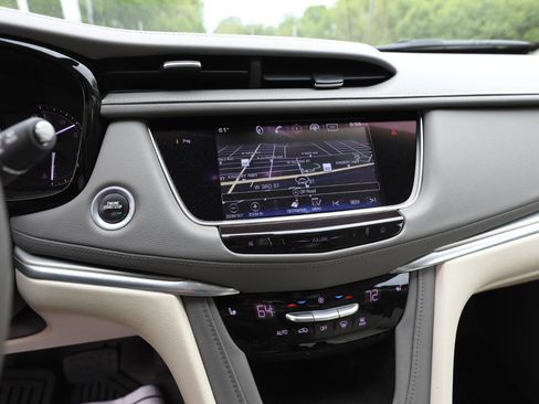 Used 2017 Cadillac XT5 Luxury w/ LPO, Wheel Lock Package FWD image 22