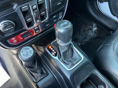 Used 2021 Jeep Wrangler Unlimited Rubicon w/ Trailer Tow Package image 32