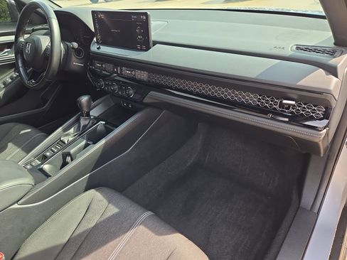 Used 2023 Honda Accord Sport image 32