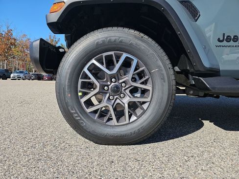 New 2026 Jeep Wrangler Unlimited Sahara AWD/4WD image 27