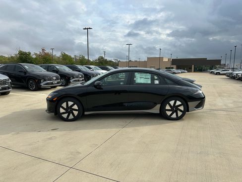 New 2025 Hyundai Ioniq 6 SE image 8