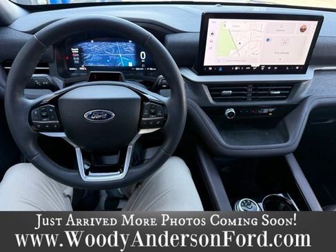 Used 2026 Ford Explorer Platinum w/ LUX Leather Package AWD/4WD image 8