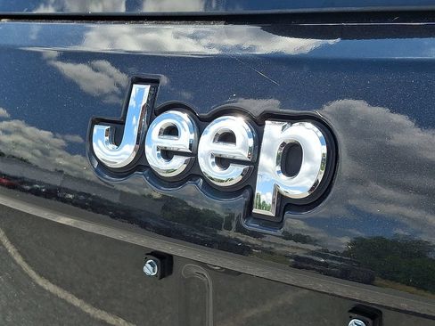 Used 2014 Jeep Grand Cherokee Limited w/ Trailer Tow Group IV AWD/4WD image 32