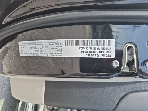 Used 2024 Chrysler Pacifica Touring-L FWD image 38