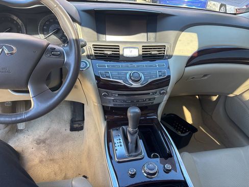 Used 2016 INFINITI Q70 Hybrid image 11