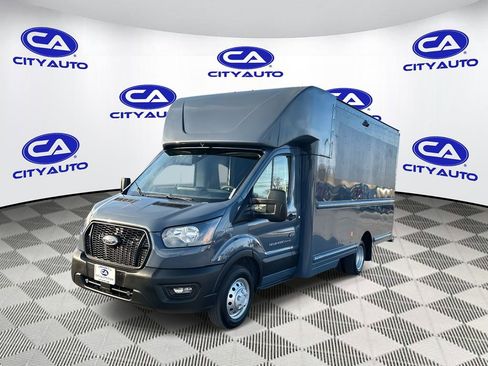 Used 2022 Ford Transit 350 DRW image 9