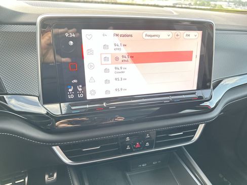 Used 2024 Volkswagen Atlas Cross Sport SEL R-Line image 16