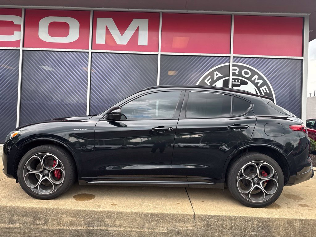 Used 2023 Alfa Romeo Stelvio Veloce AWD/4WD image 15