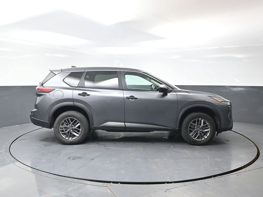 Used 2024 Nissan Rogue S AWD/4WD image 3