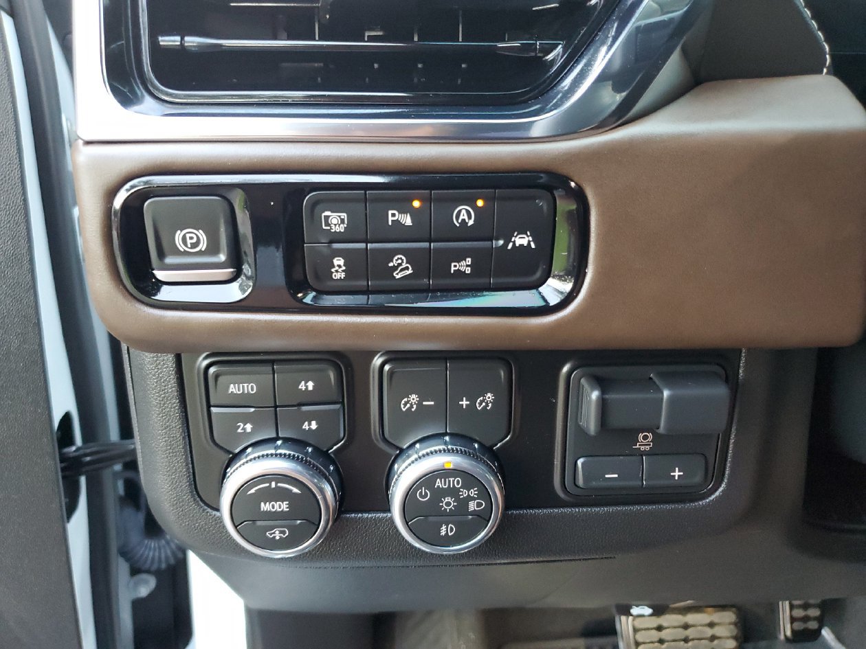 Used 2026 GMC Yukon XL Denali Ultimate AWD/4WD image 28