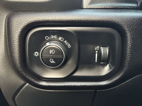 Used 2024 RAM 2500 Big Horn w/ Bed Utility Group image 27