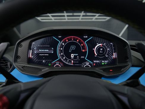 Used 2025 Lamborghini Revuelto image 51