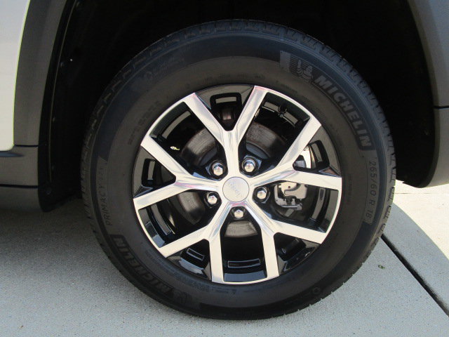 Used 2024 Jeep Grand Cherokee Limited AWD/4WD image 9