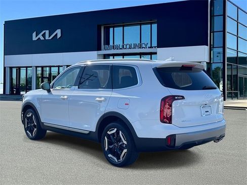 New 2025 Kia Telluride S image 4
