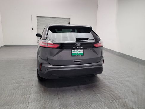 Used 2021 Ford Edge SE FWD image 6