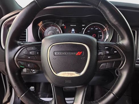 Used 2018 Dodge Charger SXT RWD image 7