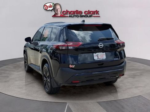 Used 2023 Nissan Rogue SV w/ SV Premium B Package FWD image 3
