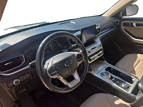 Used 2021 Ford Explorer XLT AWD/4WD image 10