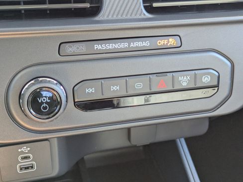 New 2026 Ford Maverick XL image 22