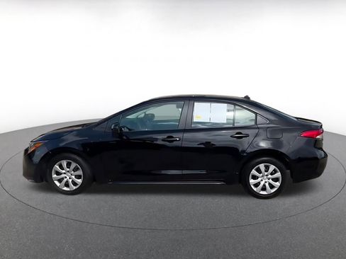 Used 2025 Toyota Corolla LE FWD image 9
