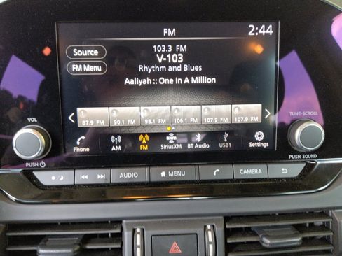 Used 2024 Nissan Pathfinder S FWD image 25