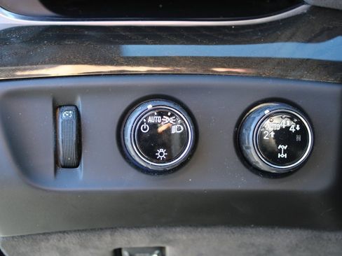 Used 2020 Cadillac Escalade Platinum w/ Escalade Sport Edition image 12