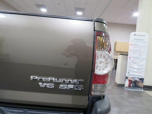 Used 2012 Toyota Tacoma PreRunner image 41