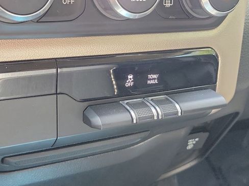 Used 2019 RAM 1500 Laramie RWD image 34