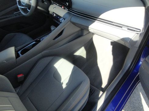 Used 2021 Hyundai Elantra SEL w/ Convenience + Premium Package FWD image 15