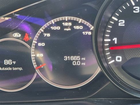 Used 2020 Porsche Cayenne AWD/4WD image 5