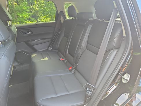 New 2025 Nissan Rogue SL w/ Tech Package image 16