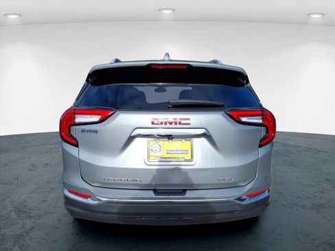 Used 2024 GMC Terrain SLT image 24