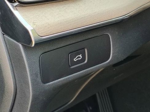 New 2026 Volvo XC90 B6 Plus w/ Protection Package Premier image 13