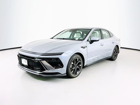 Used 2024 Hyundai Sonata SEL FWD image 3