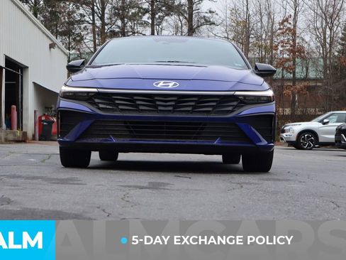 Used 2025 Hyundai Elantra Sport FWD image 4