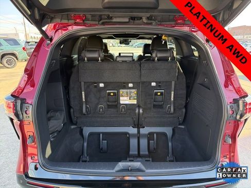 Used 2025 Toyota Sienna Platinum image 15