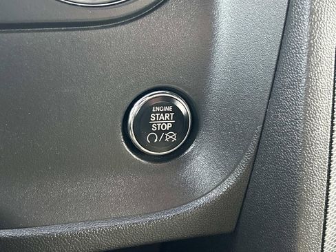 Used 2013 Dodge Challenger R/T image 28