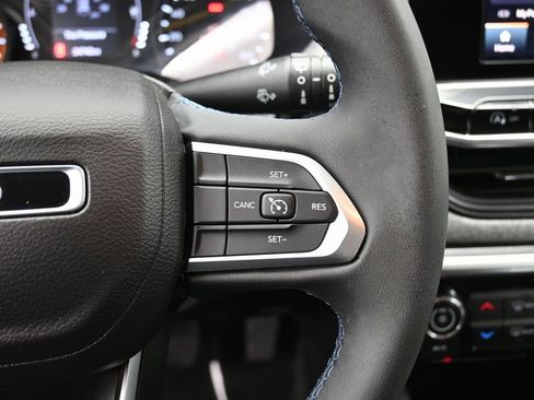 Used 2022 Jeep Compass Latitude image 19